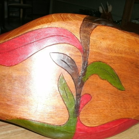 hand carved wooden tray. - Picture 2 of 3
